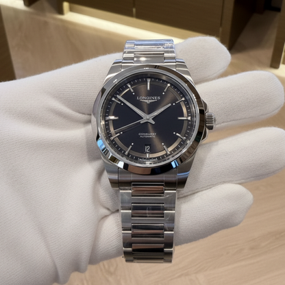 Conquest Automatic | Black